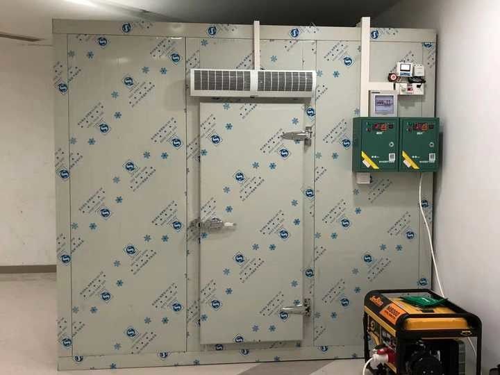 10м3 Хранилище для хранения холодов Продается отдельно Хранилище для хранения холодов Занавески Фан-поставки -18°C Хранилище для хранения холодов Комната